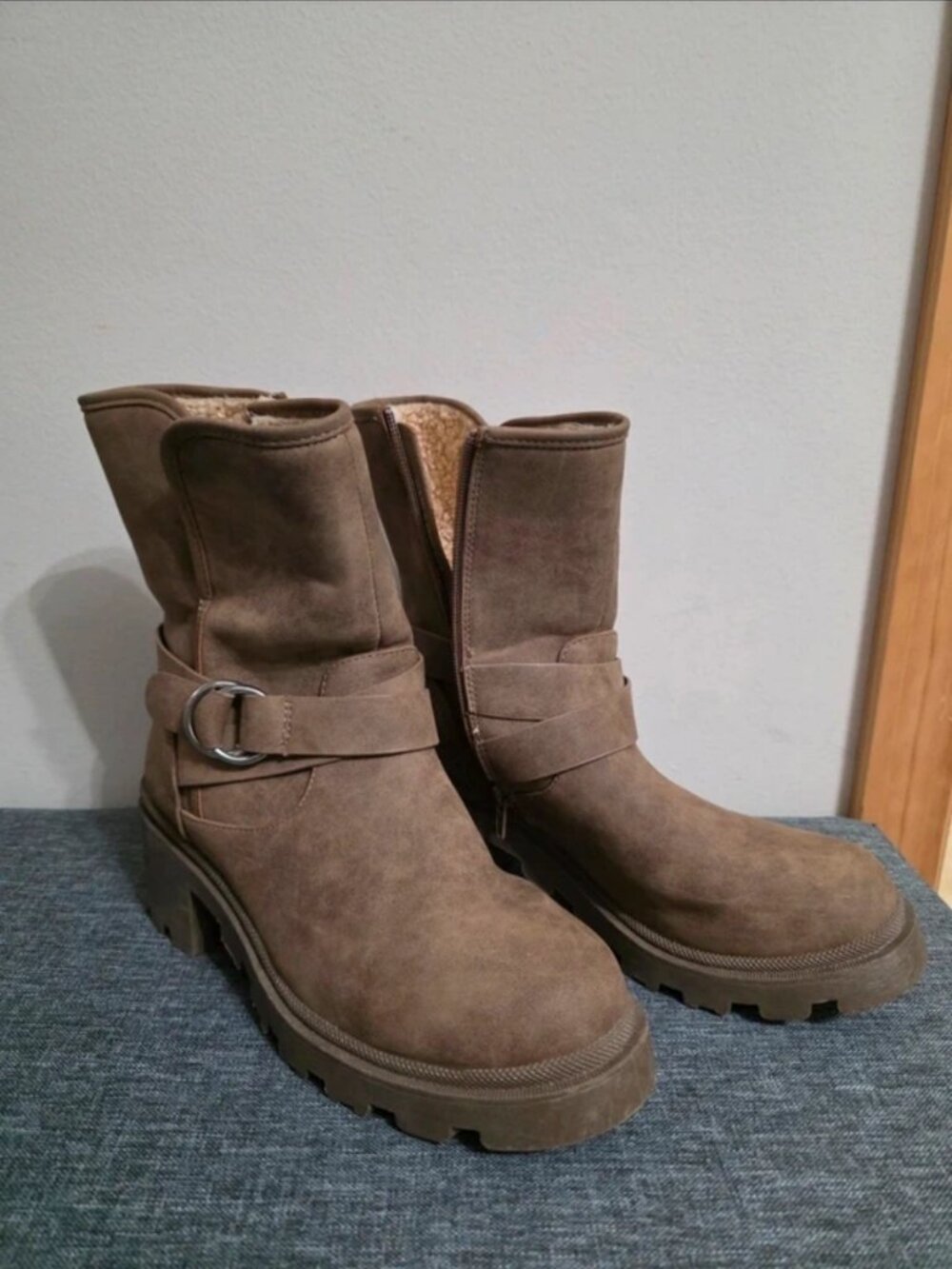Brownish gray boots. US Size 9 - Picture 3 of 4